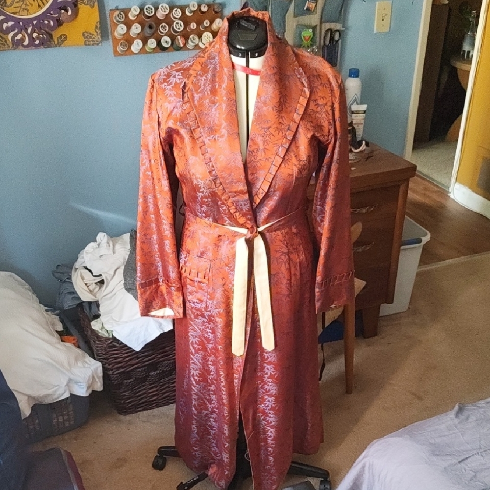 Elegant Rust 1940s Dressing Gown